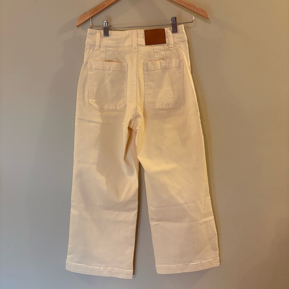 Unpublished, Gemma, High Rise, Cropped Wide-Leg Jeans in Cream colour Sz 25